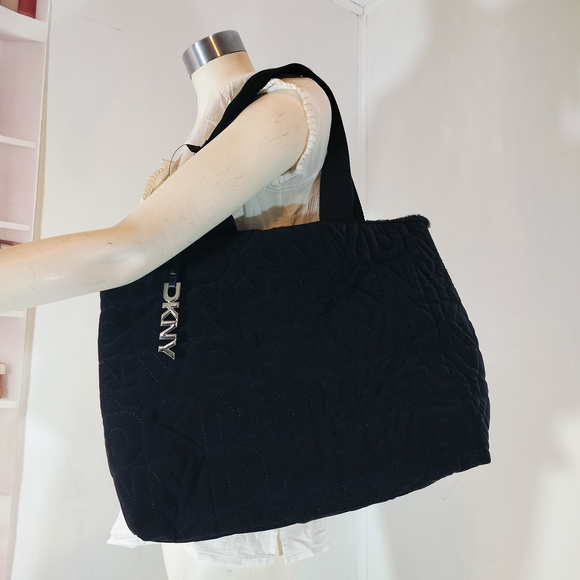 Dkny Handbags - DKNY Black Quilted Tote